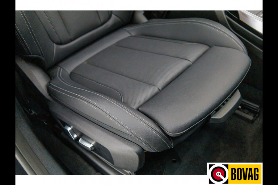 BMW iX3 M-Sport Shadowline 80 kWh 286 PK | Pano | Leer | Elect. stoelen best. met geh. | Camera | Parkeerassistent pakket Licht- en regensensor, PDC, Sportstoelen, Stoelverwarming, Led, Camera, Privacy glas