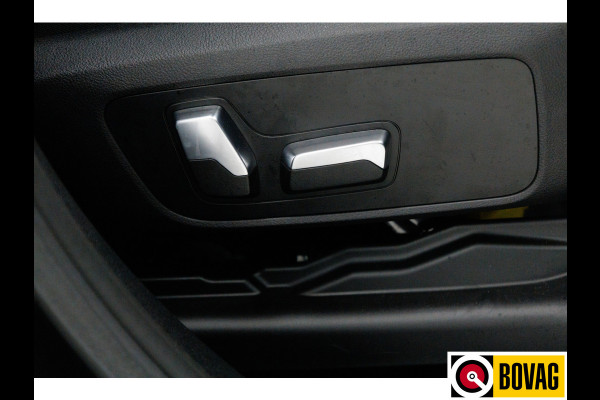 BMW iX3 M-Sport Shadowline 80 kWh 286 PK | Pano | Leer | Elect. stoelen best. met geh. | Camera | Parkeerassistent pakket Licht- en regensensor, PDC, Sportstoelen, Stoelverwarming, Led, Camera, Privacy glas
