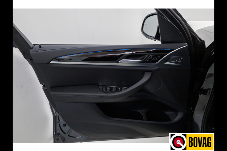 BMW iX3 M-Sport Shadowline 80 kWh 286 PK | Pano | Leer | Elect. stoelen best. met geh. | Camera | Parkeerassistent pakket Licht- en regensensor, PDC, Sportstoelen, Stoelverwarming, Led, Camera, Privacy glas