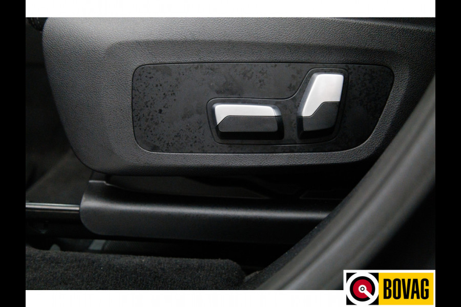 BMW iX3 M-Sport Shadowline 80 kWh 286 PK | Pano | Leer | Elect. stoelen best. met geh. | Camera | Parkeerassistent pakket Licht- en regensensor, PDC, Sportstoelen, Stoelverwarming, Led, Camera, Privacy glas