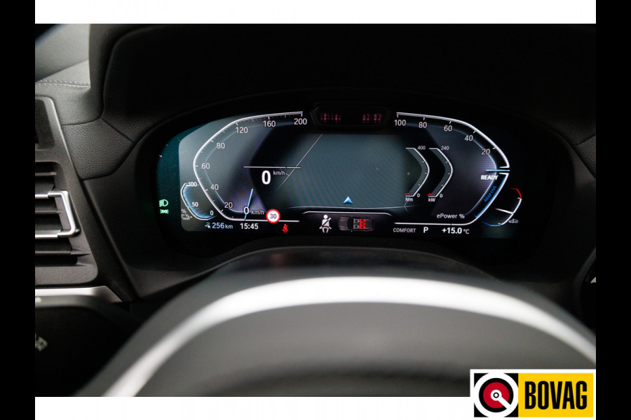 BMW iX3 M-Sport Shadowline 80 kWh 286 PK | Pano | Leer | Elect. stoelen best. met geh. | Camera | Parkeerassistent pakket Licht- en regensensor, PDC, Sportstoelen, Stoelverwarming, Led, Camera, Privacy glas