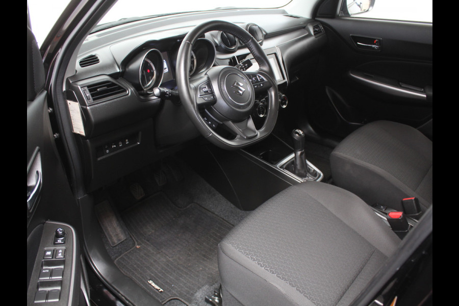 Suzuki Swift 1.2 Style Smart Hybrid | CARPLAY | CAMERA | NAVI | KEYLESS | LMV | PDC