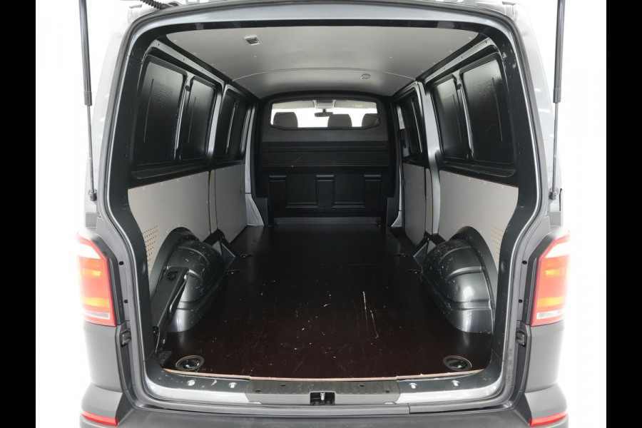 Volkswagen Transporter 2.0 TDI 150pk L2H1 Comfortline Navigatie Camera Cruise Dab Pdc Carplay