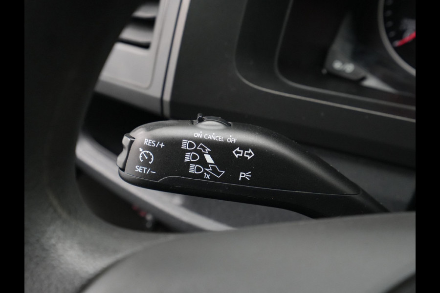 Volkswagen Transporter 2.0 TDI 150pk L2H1 Comfortline Navigatie Camera Cruise Dab Pdc Carplay