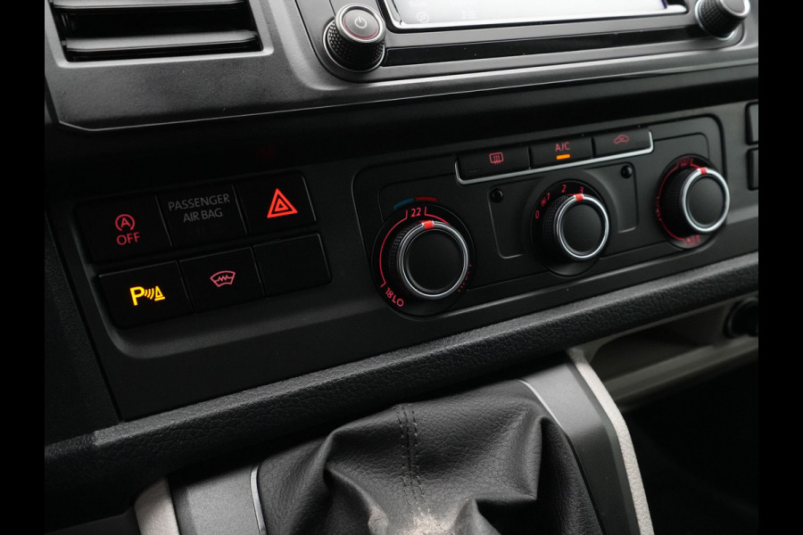 Volkswagen Transporter 2.0 TDI 150pk L2H1 Comfortline Navigatie Camera Cruise Dab Pdc Carplay