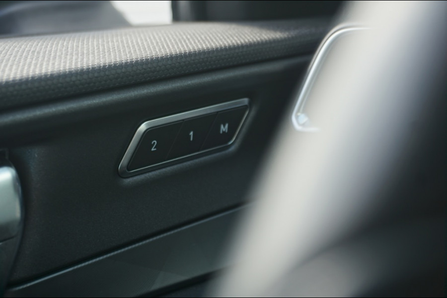Lynk & Co 01 262PK PHEV AUTOMAAT 360° CAMERA | ADAPTIVE | AFN. HAAK | PANO! VERKOCHT