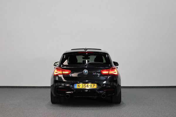 BMW 1-serie M140i xDrive MAXTON/LED/SCHUIFDAK/HARMAN/LEER+S.VERWARMING/19" LMV/CAM/CRUISE/ECC/12 MND GARANTIE!
