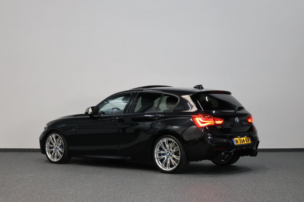 BMW 1-serie M140i xDrive MAXTON/LED/SCHUIFDAK/HARMAN/LEER+S.VERWARMING/19" LMV/CAM/CRUISE/ECC/12 MND GARANTIE!