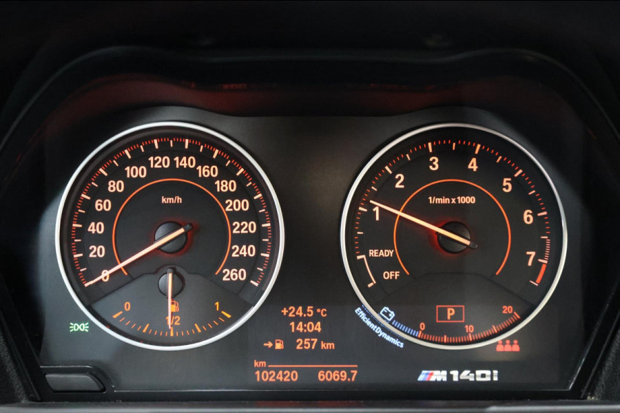 BMW 1-serie M140i xDrive MAXTON/LED/SCHUIFDAK/HARMAN/LEER+S.VERWARMING/19" LMV/CAM/CRUISE/ECC/12 MND GARANTIE!