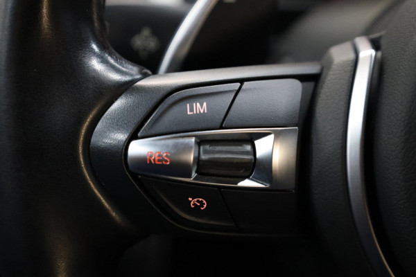 BMW 1-serie M140i xDrive MAXTON/LED/SCHUIFDAK/HARMAN/LEER+S.VERWARMING/19" LMV/CAM/CRUISE/ECC/12 MND GARANTIE!
