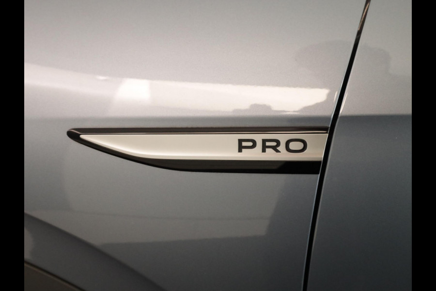 Volkswagen ID.4 Pro 77 kWh 204 pk | Navigatie | Elektr. trekhaak | Parkeersensoren (Park assist) | Achteruitrijcamera |  Matrix LED koplampen | Stoelverwarming |