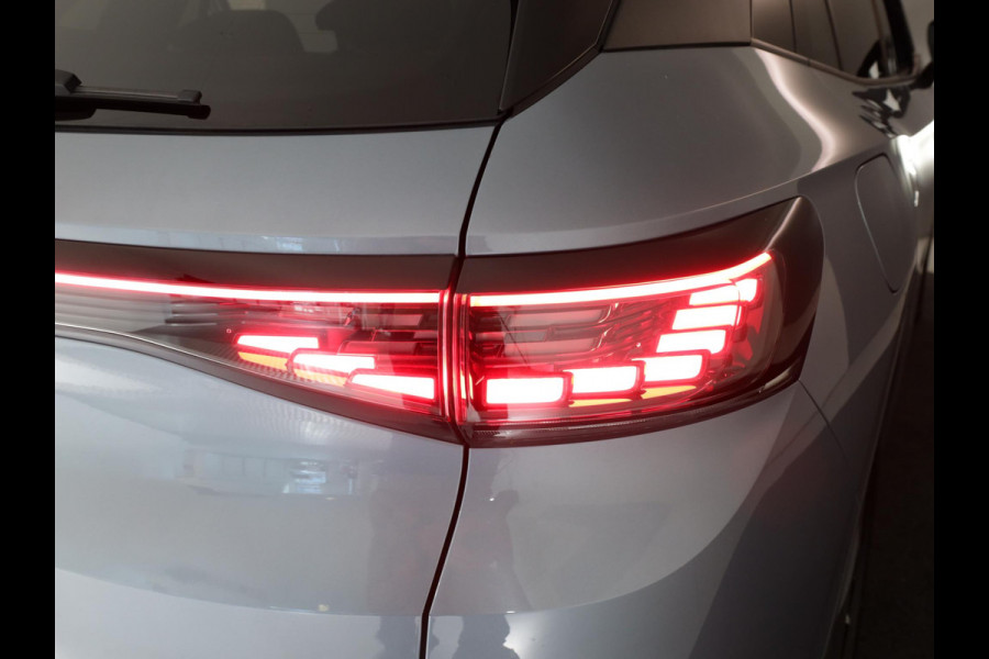 Volkswagen ID.4 Pro 77 kWh 204 pk | Navigatie | Elektr. trekhaak | Parkeersensoren (Park assist) | Achteruitrijcamera |  Matrix LED koplampen | Stoelverwarming |