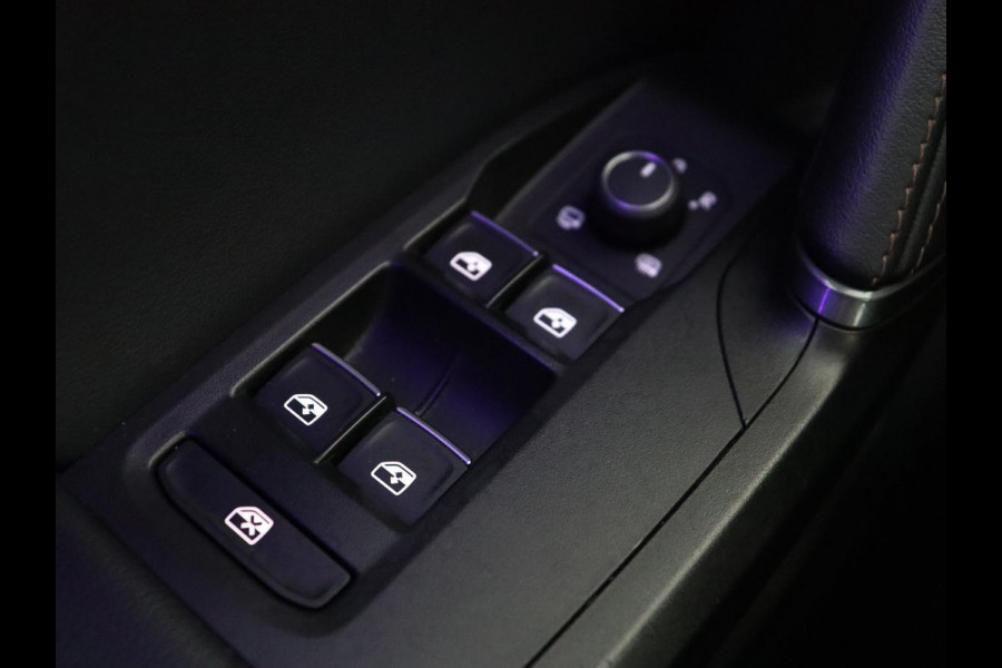 CUPRA Leon 1.4 TSI eHybrid PHEV | Panoramadak | Stoel & stuurverwarming | Adaptive cruise | PDC | Carplay | Sportstoelen | LED