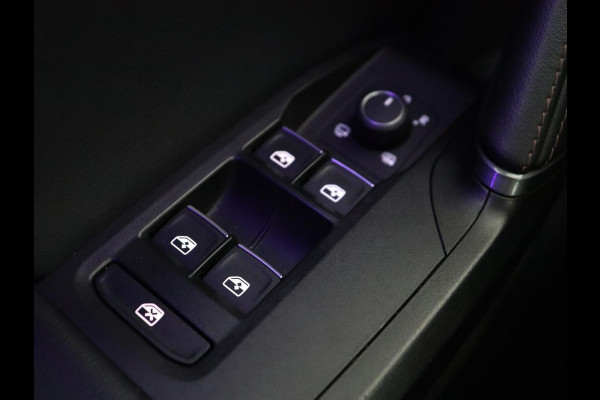 CUPRA Leon 1.4 TSI eHybrid PHEV | Panoramadak | Stoel & stuurverwarming | Adaptive cruise | PDC | Carplay | Sportstoelen | LED
