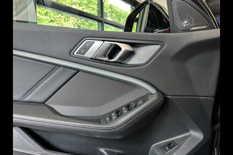 BMW 1-serie M135i xDrive High Ex H/K|Schuifdak|Camera|Leder