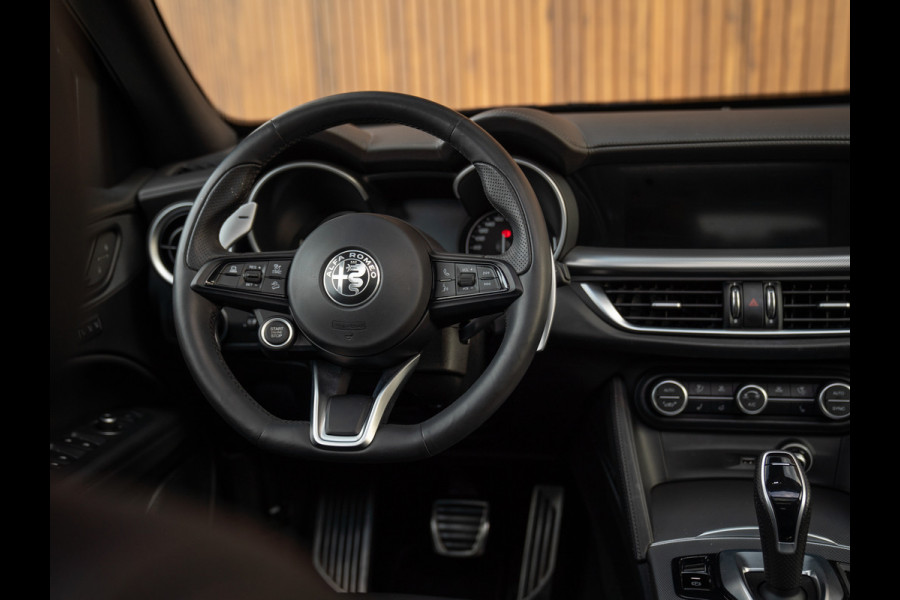 Alfa Romeo Stelvio 2.0T 280pk AWD Veloce | Pano-dak | Verde Visconti | CarPlay | Adapt. cruise | Lederen dash.