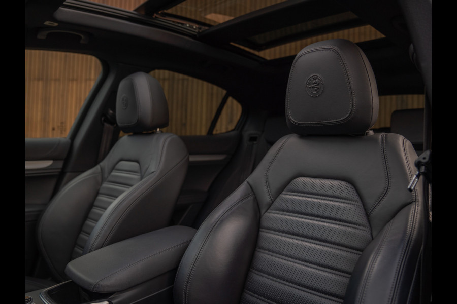 Alfa Romeo Stelvio 2.0T 280pk AWD Veloce | Pano-dak | Verde Visconti | CarPlay | Adapt. cruise | Lederen dash.