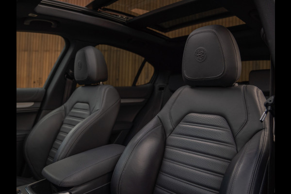 Alfa Romeo Stelvio 2.0T 280pk AWD Veloce | Pano-dak | Verde Visconti | CarPlay | Adapt. cruise | Lederen dash.