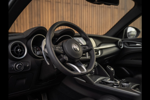 Alfa Romeo Stelvio 2.0T 280pk AWD Veloce | Pano-dak | Verde Visconti | CarPlay | Adapt. cruise | Lederen dash.