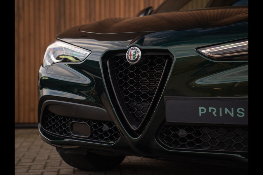Alfa Romeo Stelvio 2.0T 280pk AWD Veloce | Pano-dak | Verde Visconti | CarPlay | Adapt. cruise | Lederen dash.