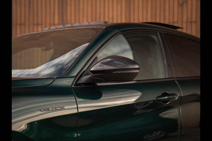 Alfa Romeo Stelvio 2.0T 280pk AWD Veloce | Pano-dak | Verde Visconti | CarPlay | Adapt. cruise | Lederen dash.