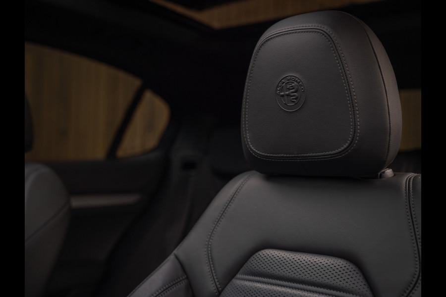 Alfa Romeo Stelvio 2.0T 280pk AWD Veloce | Pano-dak | Verde Visconti | CarPlay | Adapt. cruise | Lederen dash.