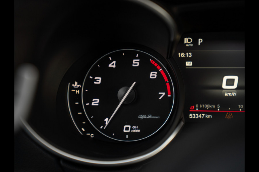 Alfa Romeo Stelvio 2.0T 280pk AWD Veloce | Pano-dak | Verde Visconti | CarPlay | Adapt. cruise | Lederen dash.