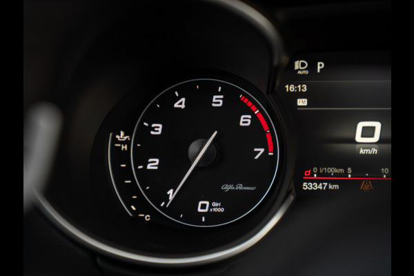 Alfa Romeo Stelvio 2.0T 280pk AWD Veloce | Pano-dak | Verde Visconti | CarPlay | Adapt. cruise | Lederen dash.