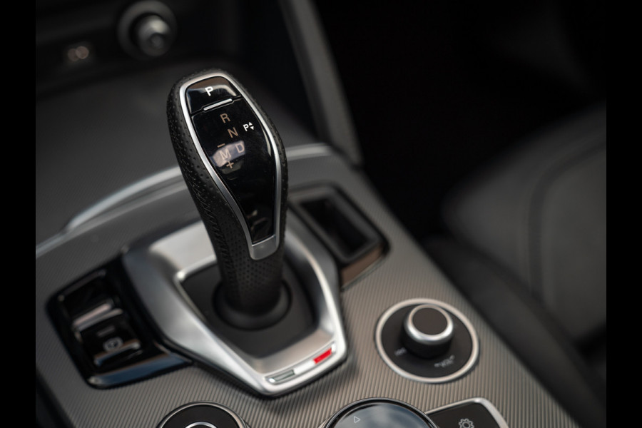 Alfa Romeo Stelvio 2.0T 280pk AWD Veloce | Pano-dak | Verde Visconti | CarPlay | Adapt. cruise | Lederen dash.