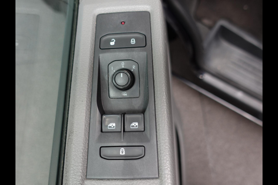 Volkswagen Transporter 2.0 TDI 110pk L1H1 Navigatie Apple Carplay/ Android auto Cruise control Trekhaak Imperiaal Airco Euro6