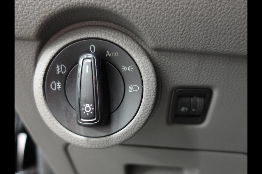 Volkswagen Transporter 2.0 TDI 110pk L1H1 Navigatie Apple Carplay/ Android auto Cruise control Trekhaak Imperiaal Airco Euro6