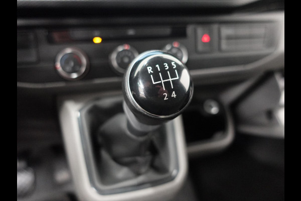 Volkswagen Transporter 2.0 TDI 110pk L1H1 Navigatie Apple Carplay/ Android auto Cruise control Trekhaak Imperiaal Airco Euro6