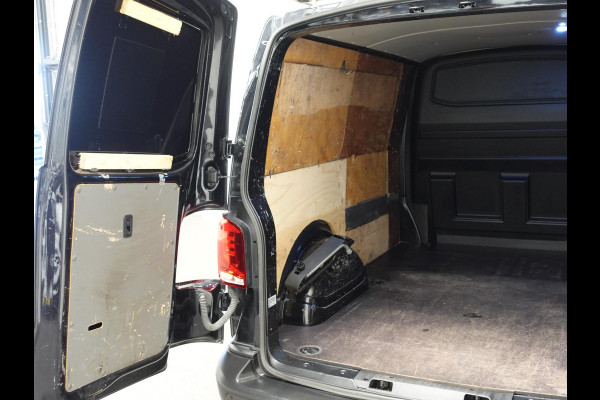 Volkswagen Transporter 2.0 TDI 110pk L1H1 Navigatie Apple Carplay/ Android auto Cruise control Trekhaak Imperiaal Airco Euro6