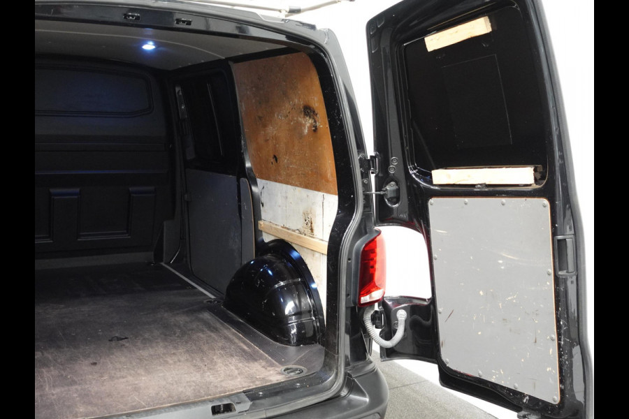 Volkswagen Transporter 2.0 TDI 110pk L1H1 Navigatie Apple Carplay/ Android auto Cruise control Trekhaak Imperiaal Airco Euro6