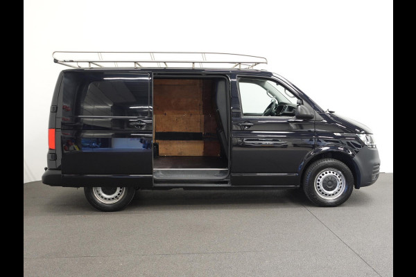 Volkswagen Transporter 2.0 TDI 110pk L1H1 Navigatie Apple Carplay/ Android auto Cruise control Trekhaak Imperiaal Airco Euro6