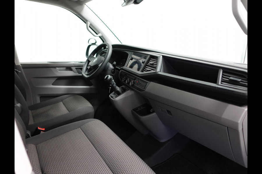 Volkswagen Transporter 2.0 TDI 110pk L1H1 Navigatie Apple Carplay/ Android auto Cruise control Trekhaak Imperiaal Airco Euro6