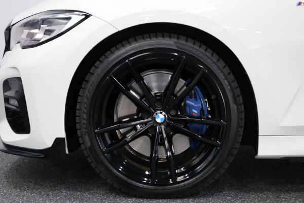 BMW 3-serie 320i M-Sport LED/VIRTUAL/SFEER/SCHUIFDAK/HALF LEDER+S.VERWAMRING/19" LMV/PDC/CRUISE/ECC/12 MND GARANTIE!