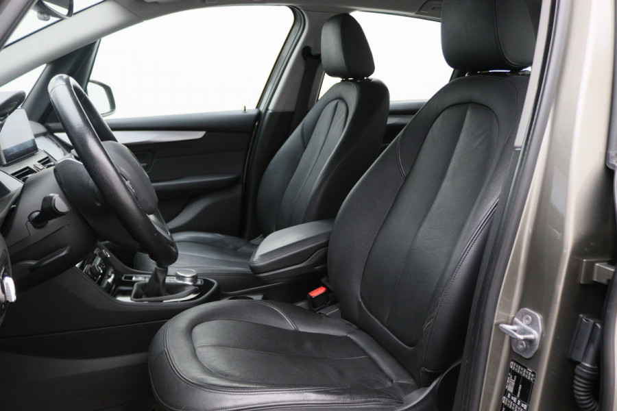 BMW 2 Serie Active Tourer 218i Centennial High Executive Leer, LED, Head-Up, Navigatie, Stoelverwarming, Afn. Trekhaak