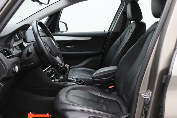 BMW 2 Serie Active Tourer 218i Centennial High Executive Leer, LED, Head-Up, Navigatie, Stoelverwarming, Afn. Trekhaak