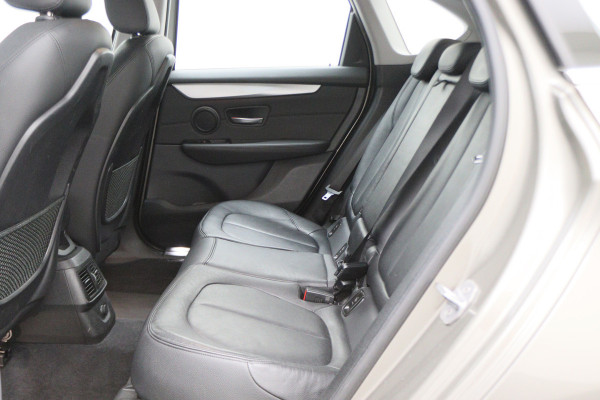 BMW 2 Serie Active Tourer 218i Centennial High Executive Leer, LED, Head-Up, Navigatie, Stoelverwarming, Afn. Trekhaak