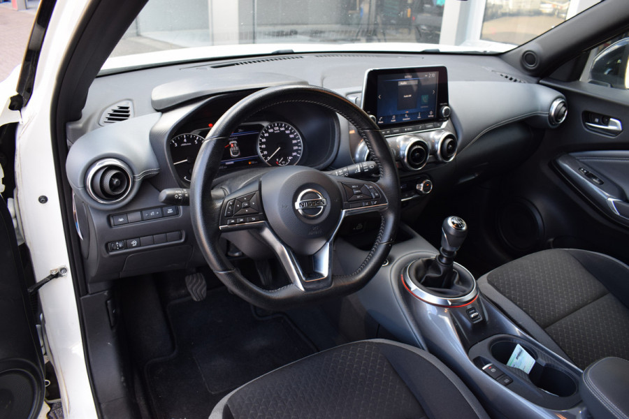 Nissan Juke 1.0 DIG-T N-Connecta | Trekhaak | Apple CarPlay | Camera | Climate