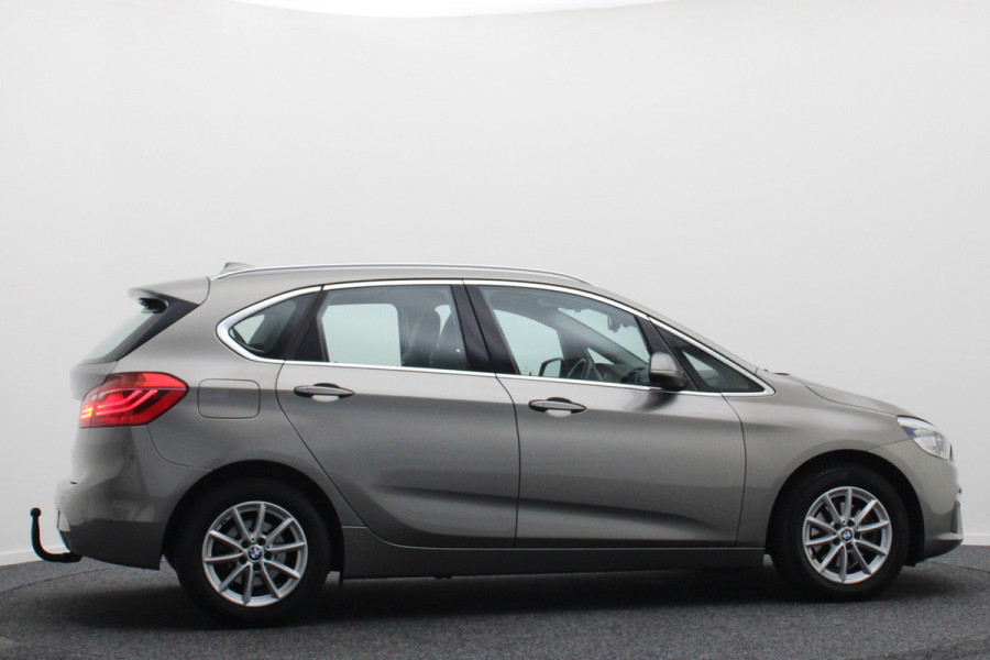 BMW 2 Serie Active Tourer 218i Centennial High Executive Leer, LED, Head-Up, Navigatie, Stoelverwarming, Afn. Trekhaak