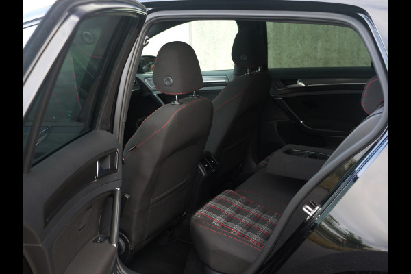 Volkswagen Golf 2.0 TSI GTI Performance | panorama | dynaudio | led | keyless go&entry..