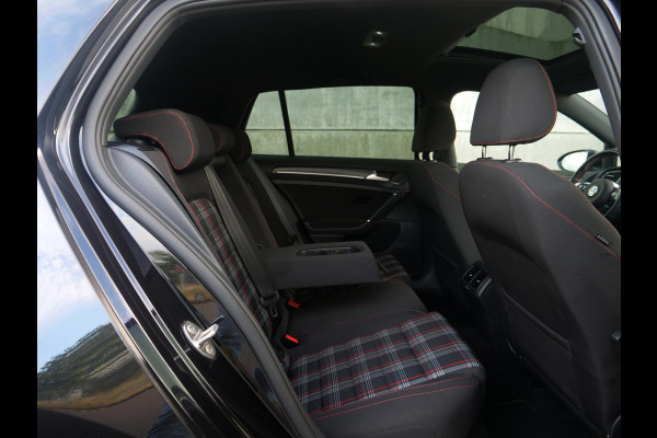 Volkswagen Golf 2.0 TSI GTI Performance | panorama | dynaudio | led | keyless go&entry..