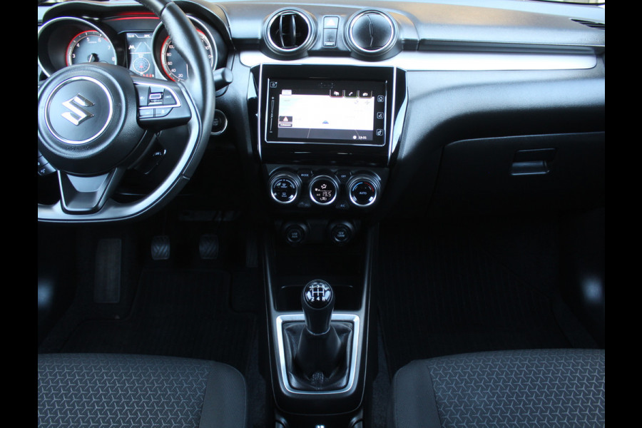 Suzuki Swift 1.2 Style Smart Hybrid | CARPLAY | CAMERA | NAVI | KEYLESS | LMV | PDC
