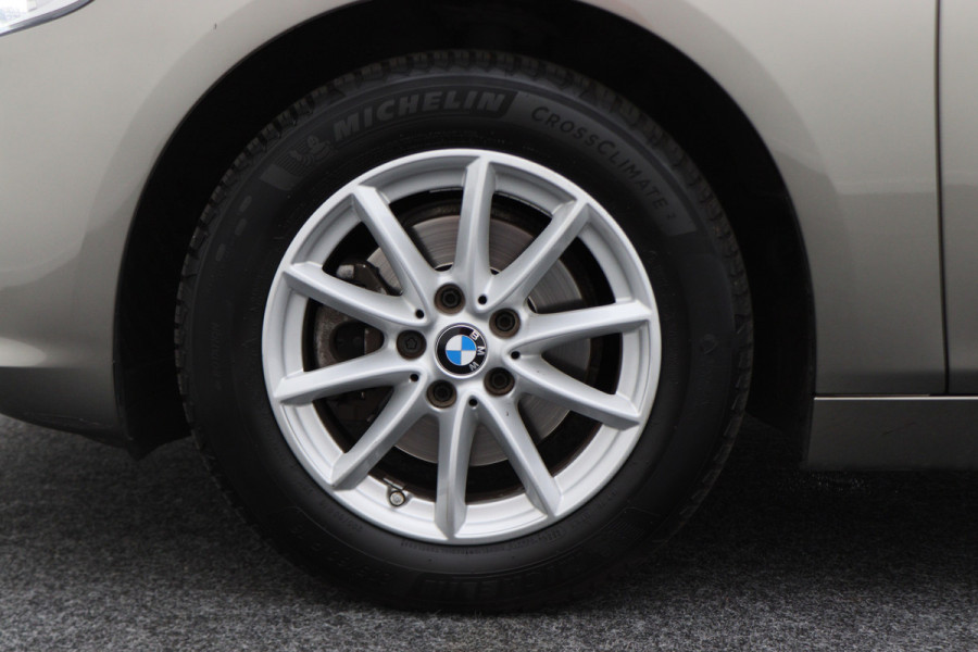 BMW 2 Serie Active Tourer 218i Centennial High Executive Leer, LED, Head-Up, Navigatie, Stoelverwarming, Afn. Trekhaak
