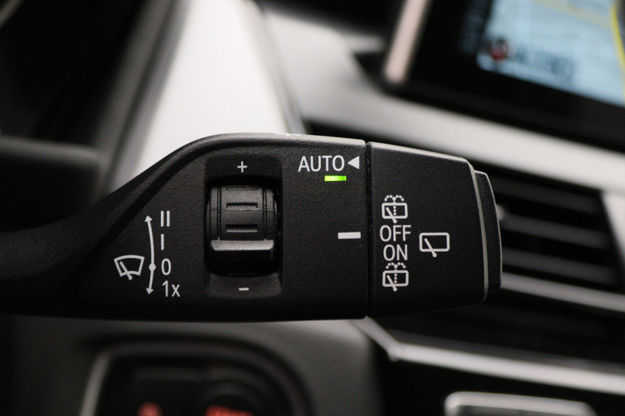 BMW 2 Serie Active Tourer 218i Centennial High Executive Leer, LED, Head-Up, Navigatie, Stoelverwarming, Afn. Trekhaak