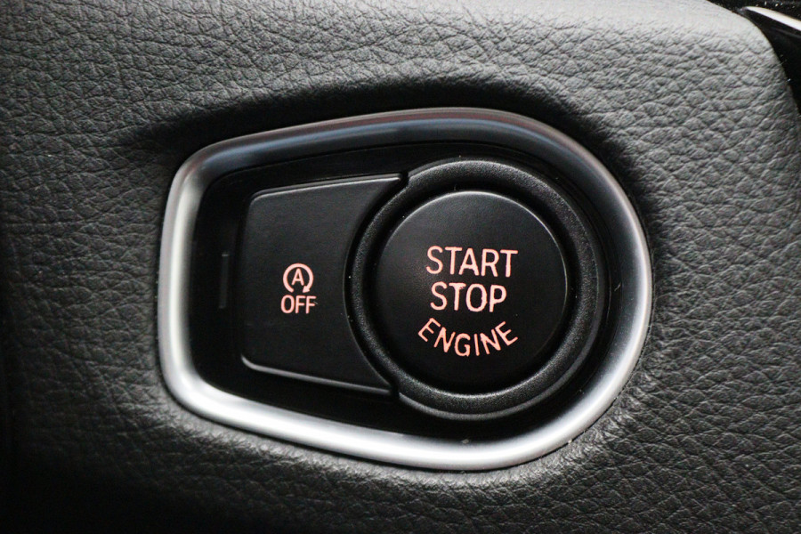 BMW 2 Serie Active Tourer 218i Centennial High Executive Leer, LED, Head-Up, Navigatie, Stoelverwarming, Afn. Trekhaak