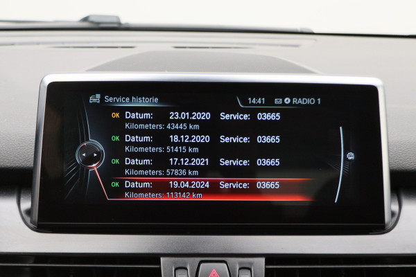 BMW 2 Serie Active Tourer 218i Centennial High Executive Leer, LED, Head-Up, Navigatie, Stoelverwarming, Afn. Trekhaak