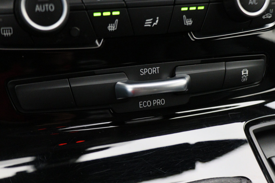 BMW 2 Serie Active Tourer 218i Centennial High Executive Leer, LED, Head-Up, Navigatie, Stoelverwarming, Afn. Trekhaak